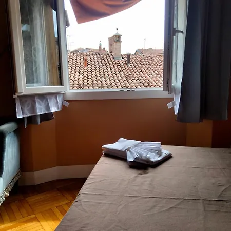 Palazzo 700 De Luxe - Bolognacentro Luxuryh Pensjonat *